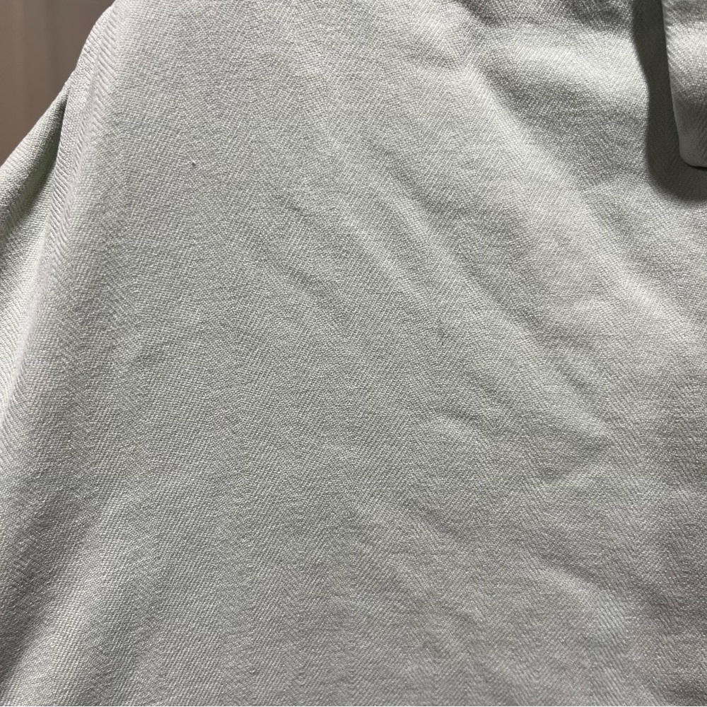 TOMMY BAHAMA ~ Men’s 100% Silk Pale Green Button Down Shirt Original Fit - Picture 3 of 8